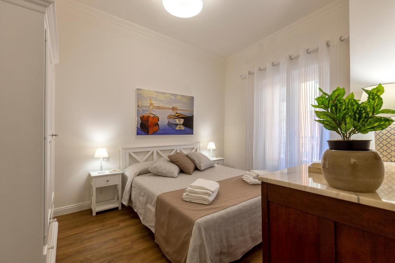 Cielo E Mare: Charming Seaside Retreat In Old Village Heart Apartment Castelsardo