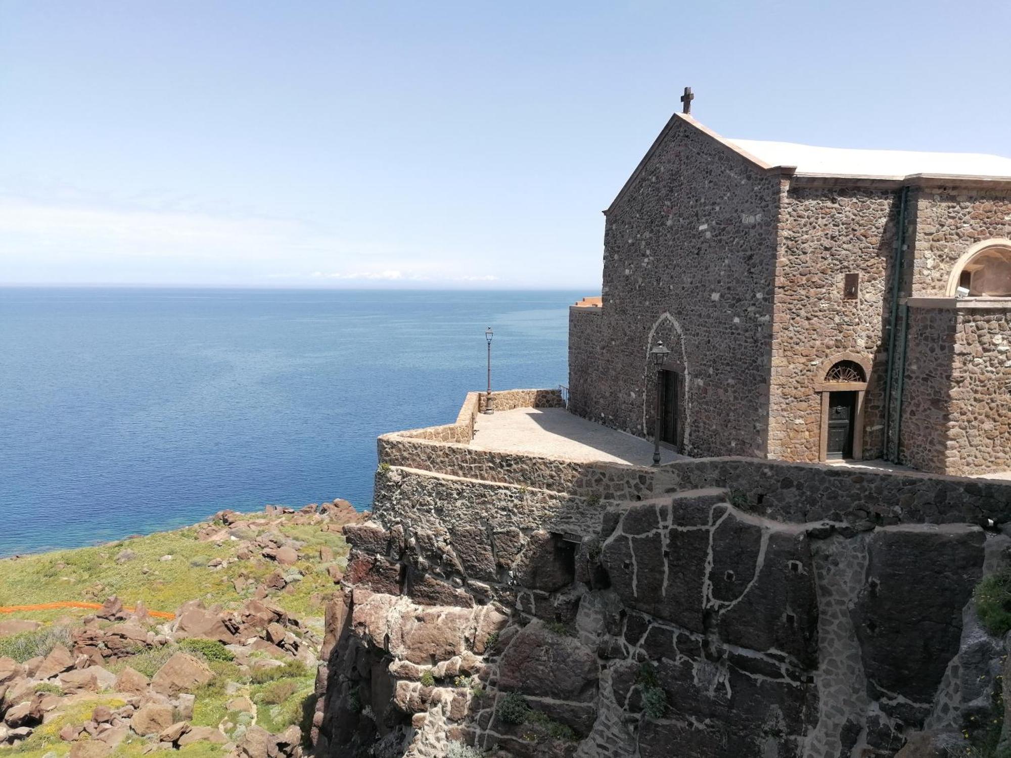 Cielo E Mare: Charming Seaside Retreat In Old Village Heart Apartment Castelsardo