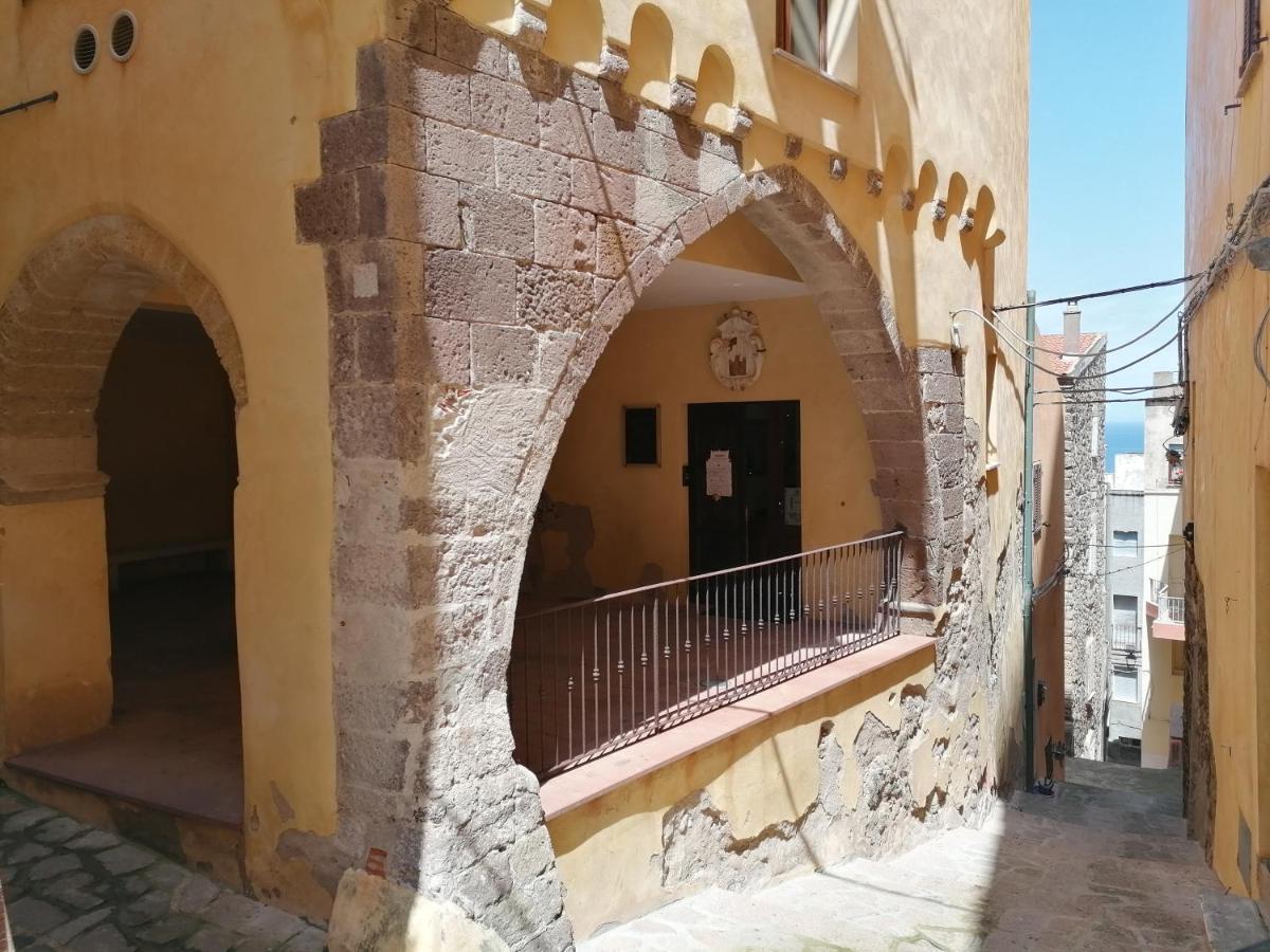Apartment Cielo E Mare: Charming Seaside Retreat In Old Village Heart