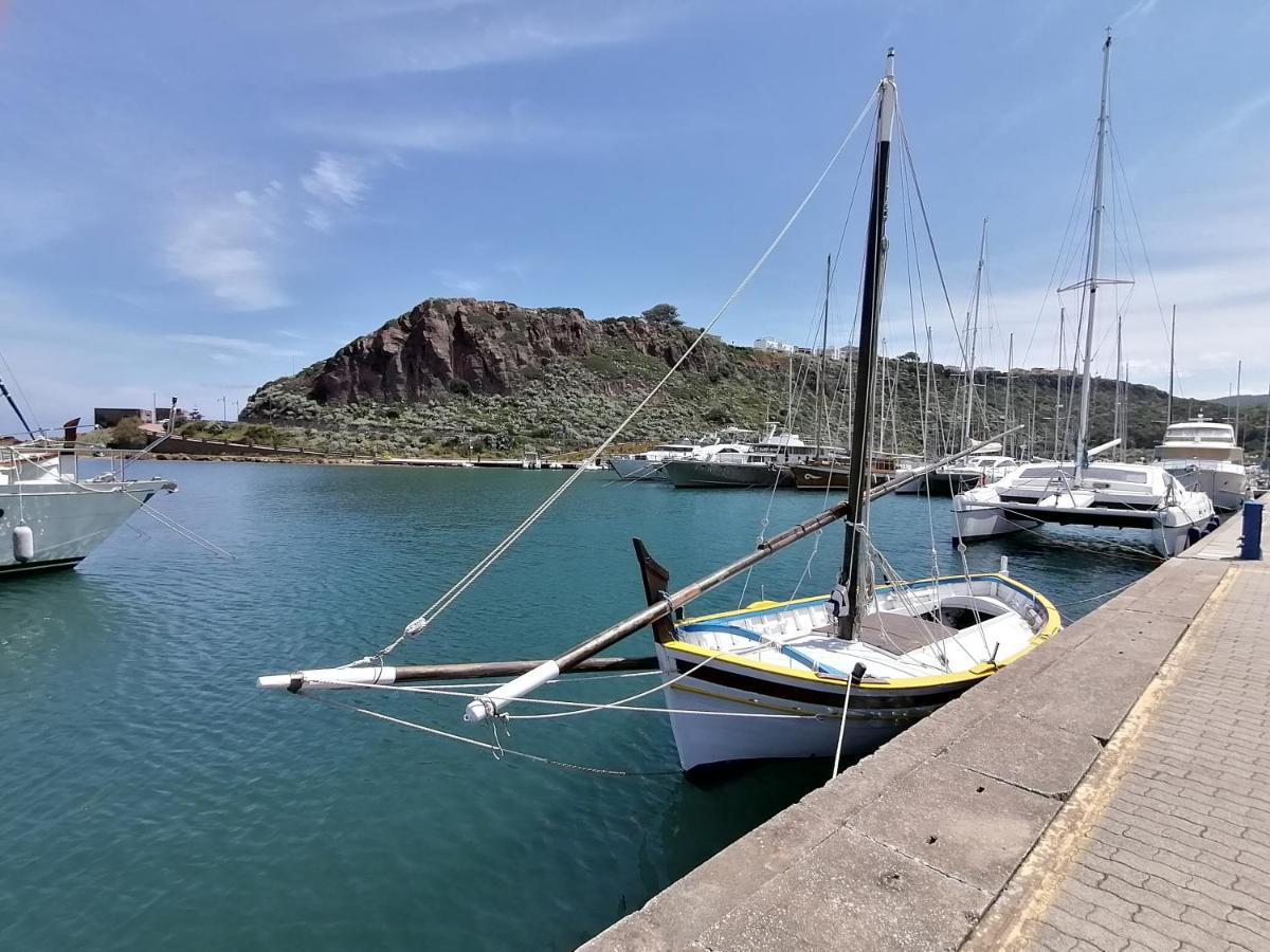 Apartment Cielo E Mare: Charming Seaside Retreat In Old Village Heart