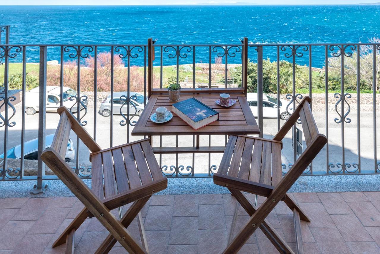 Apartment Cielo E Mare: Charming Seaside Retreat In Old Village Heart