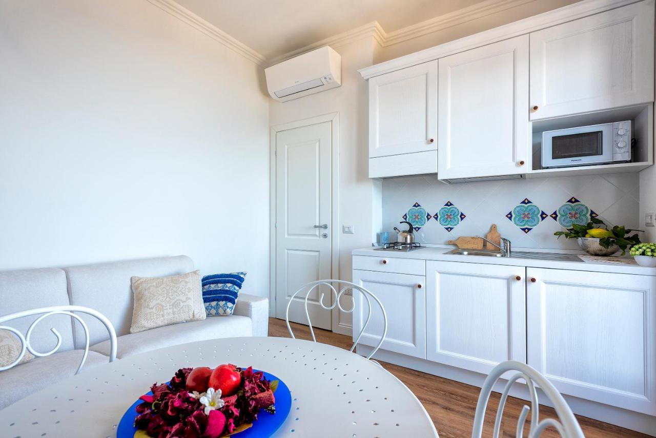 Apartment “cielo E Mare”, Casetta Nel Cuore Del Borgo Antico / “sky & Sea”, Charming In The Heart Of Old Village